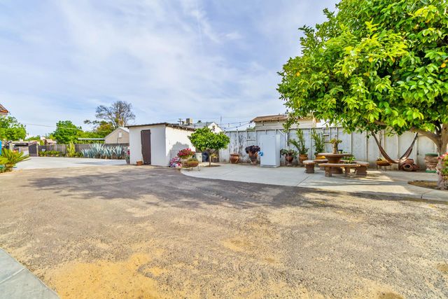 1435 N Valentine Avenue, Fresno, CA 93722