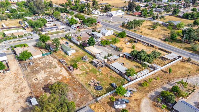 1435 N Valentine Avenue, Fresno, CA 93722