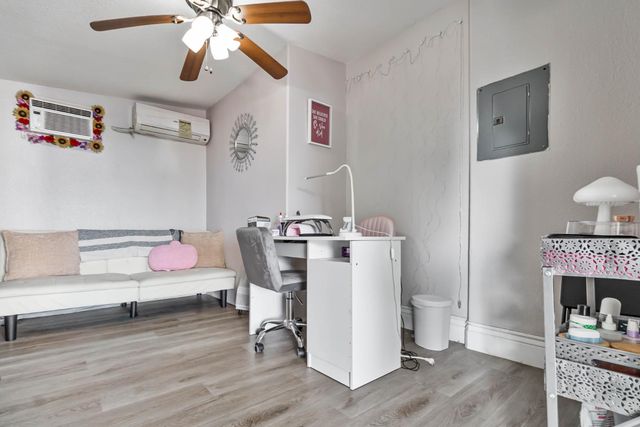 1435 N Valentine Avenue, Fresno, CA 93722