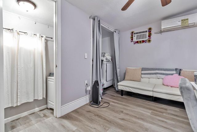 1435 N Valentine Avenue, Fresno, CA 93722