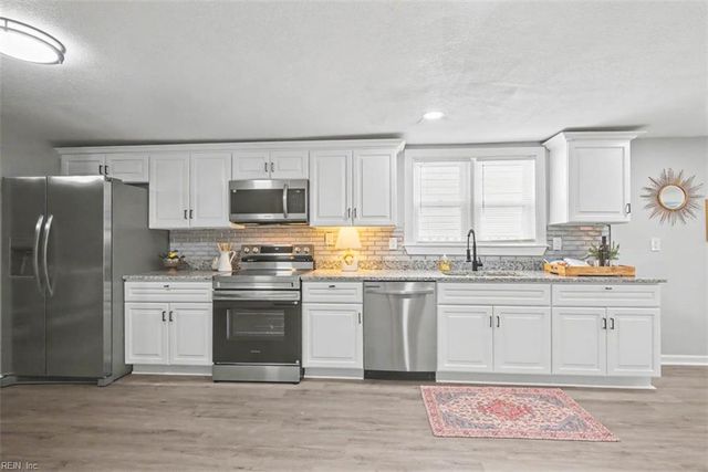 27 Maplewood ST, Hampton, VA 23669