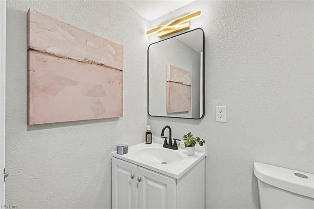 27 Maplewood ST, Hampton, VA 23669