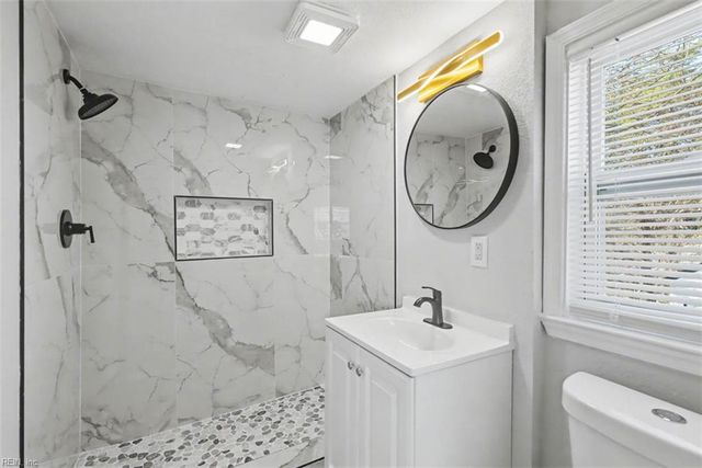 27 Maplewood ST, Hampton, VA 23669