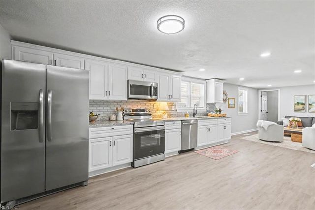 27 Maplewood ST, Hampton, VA 23669