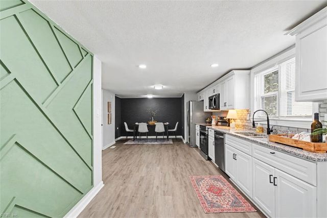 27 Maplewood ST, Hampton, VA 23669