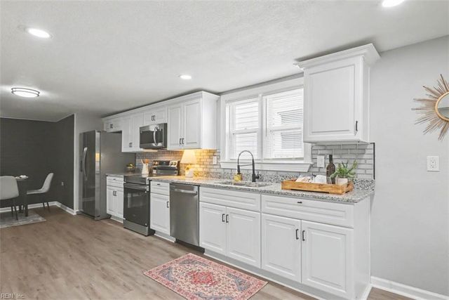 27 Maplewood ST, Hampton, VA 23669