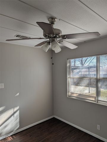 1725 Bunch Drive, Fort Worth, TX 76112