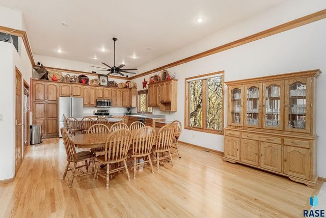 7 N Sun Valley Pl, Sioux Falls, SD 57110