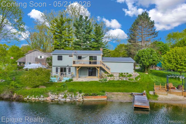2669 Ripple Court, White Lake Charter Township, MI 48383