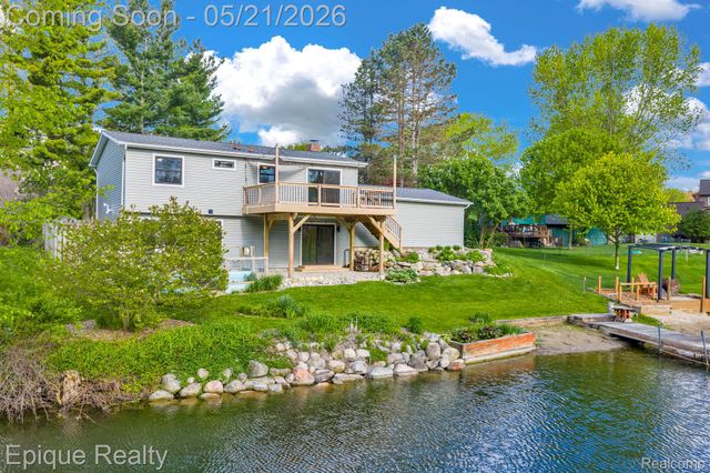 2669 Ripple Court, White Lake Charter Township, MI 48383