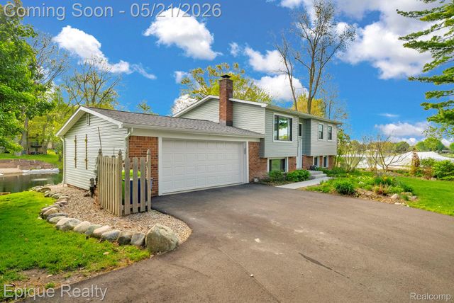 2669 Ripple Court, White Lake Charter Township, MI 48383