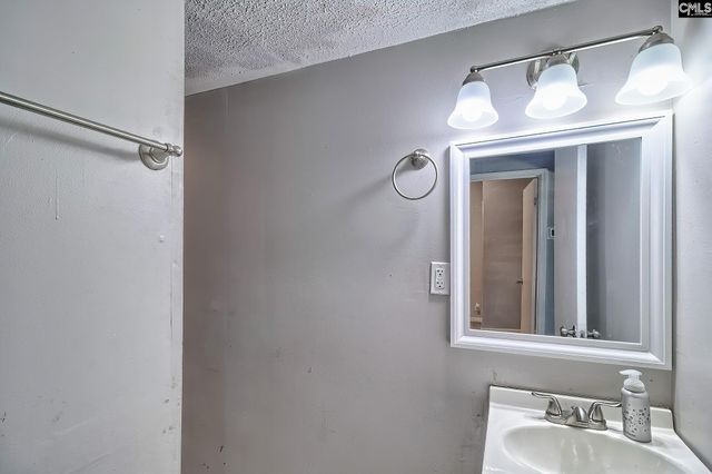 216 Summerland Avenue, Batesburg, SC 29006