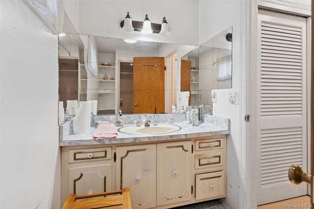 70 Fairview Avenue, Montauk, NY 11954