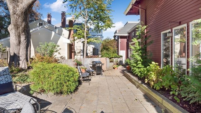 4 Coffin Court, Newburyport, MA 01950