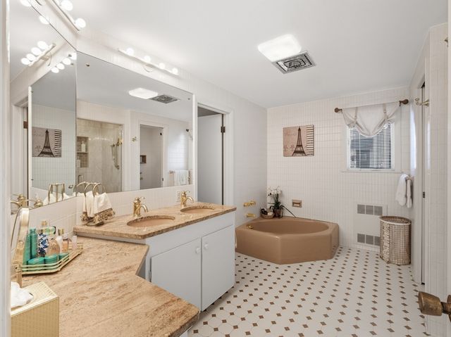 4 Coffin Court, Newburyport, MA 01950