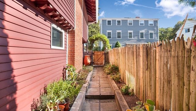 4 Coffin Court, Newburyport, MA 01950