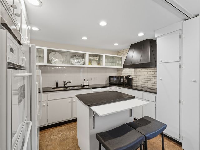 4 Coffin Court, Newburyport, MA 01950