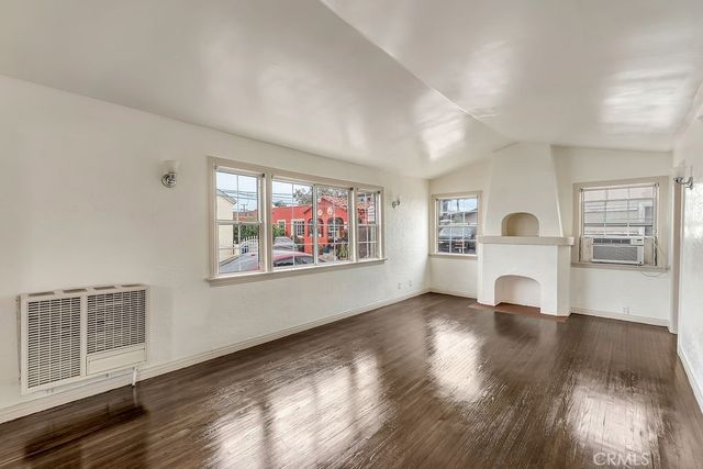 1515 E Walnut Way, Long Beach, CA 90813