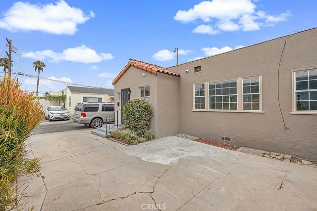 1515 E Walnut Way, Long Beach, CA 90813