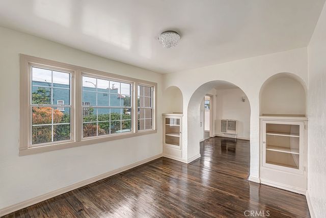 1515 E Walnut Way, Long Beach, CA 90813
