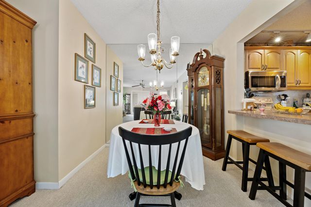 306 Pine Ridge Circle B-2, Greenacres, FL 33463