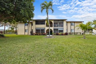 306 Pine Ridge Circle B-2, Greenacres, FL 33463