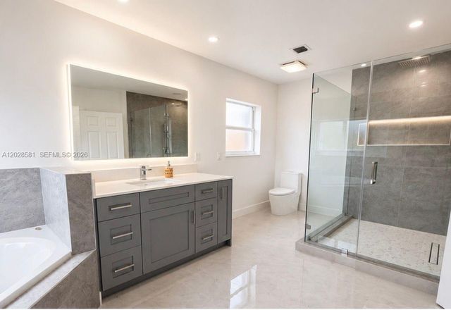11244 NW 58th Ter, Doral, FL 33178