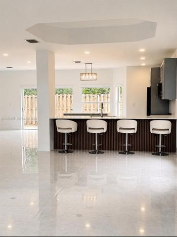 11244 NW 58th Ter, Doral, FL 33178