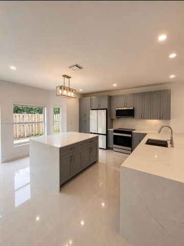11244 NW 58th Ter, Doral, FL 33178