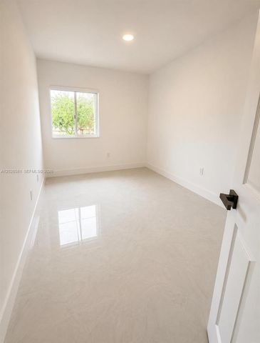 11244 NW 58th Ter, Doral, FL 33178