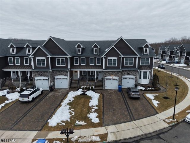 101 Valentino Dr, Old Bridge Twp., NJ 08857