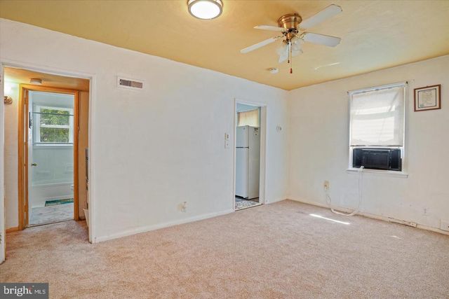 2 ABERDEEN AVE, Aberdeen, MD 21001