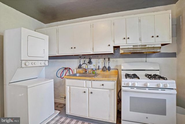 2 ABERDEEN AVE, Aberdeen, MD 21001