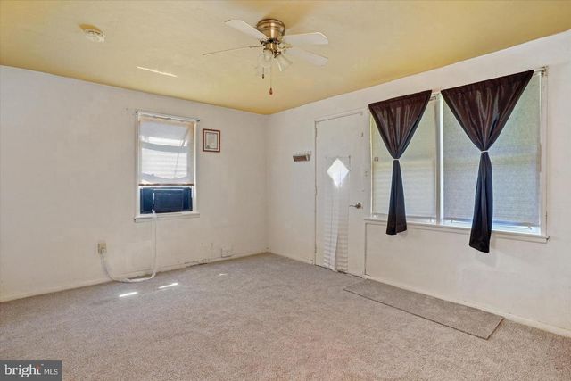 2 ABERDEEN AVE, Aberdeen, MD 21001