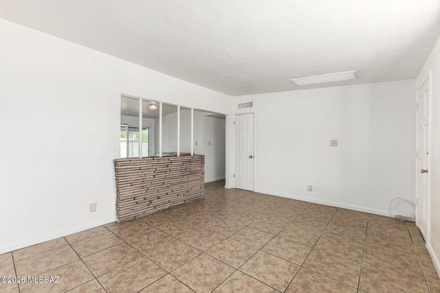1316 W Simmons Place, Tucson, AZ 85705