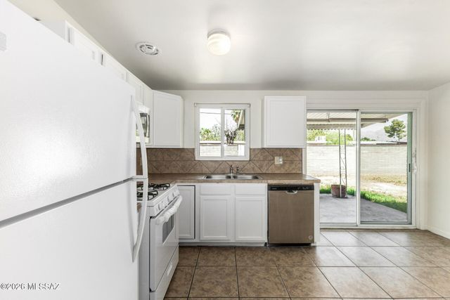 1316 W Simmons Place, Tucson, AZ 85705