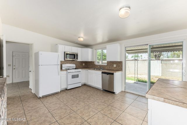 1316 W Simmons Place, Tucson, AZ 85705