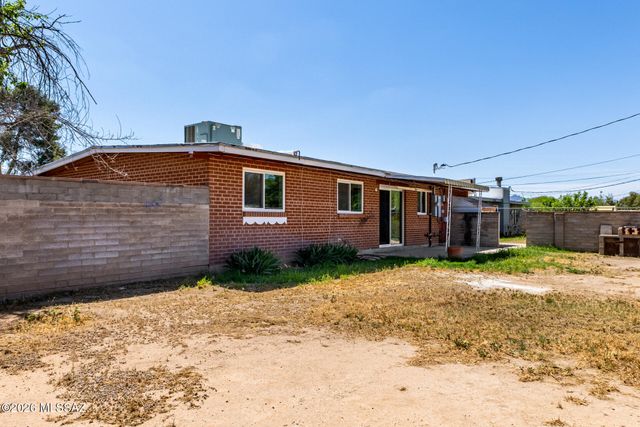 1316 W Simmons Place, Tucson, AZ 85705