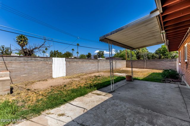 1316 W Simmons Place, Tucson, AZ 85705