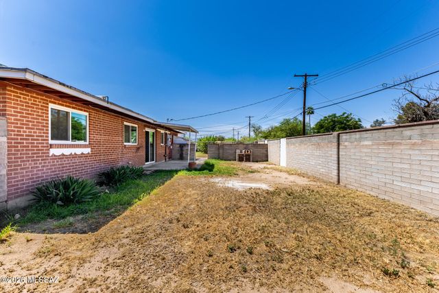 1316 W Simmons Place, Tucson, AZ 85705