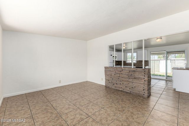 1316 W Simmons Place, Tucson, AZ 85705