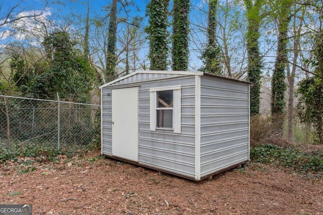 3414 Dearwood Drive SW, Lilburn, GA 30047