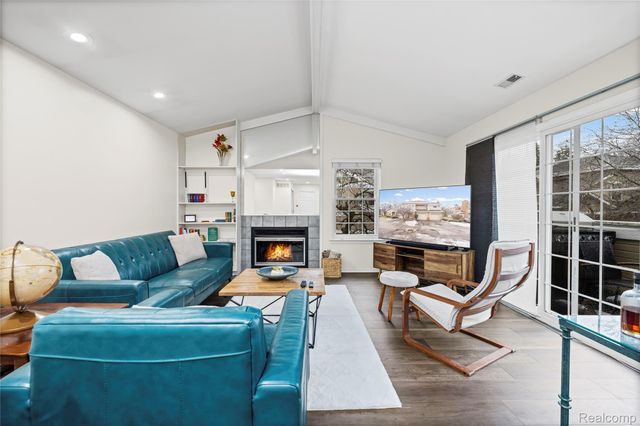 6610 Fieldstone Court, West Bloomfield Charter Township, MI 48322