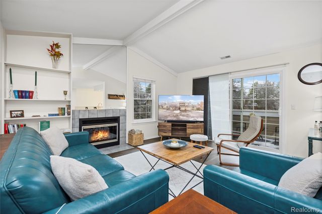 6610 Fieldstone Court, West Bloomfield Charter Township, MI 48322