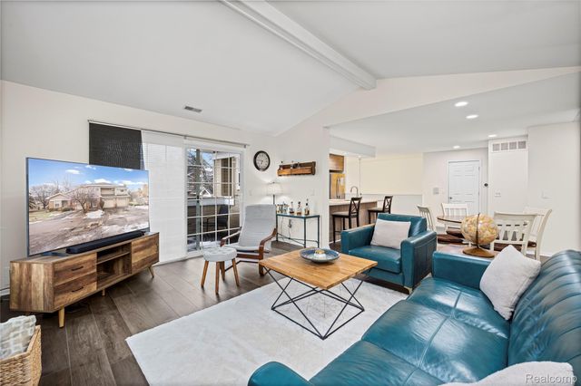 6610 Fieldstone Court, West Bloomfield Charter Township, MI 48322