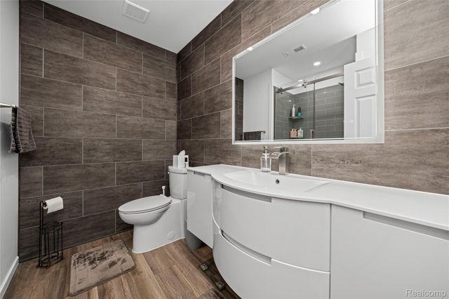 6610 Fieldstone Court, West Bloomfield Charter Township, MI 48322