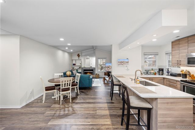 6610 Fieldstone Court, West Bloomfield Charter Township, MI 48322