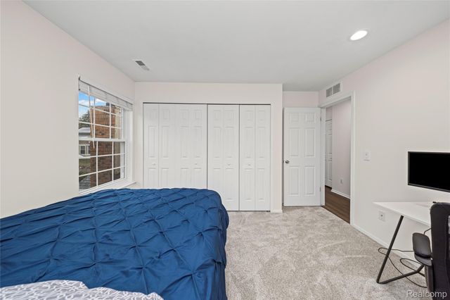 6610 Fieldstone Court, West Bloomfield Charter Township, MI 48322