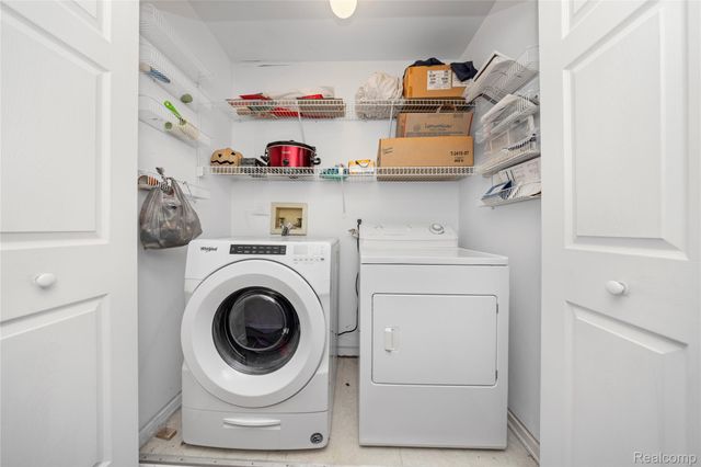 6610 Fieldstone Court, West Bloomfield Charter Township, MI 48322