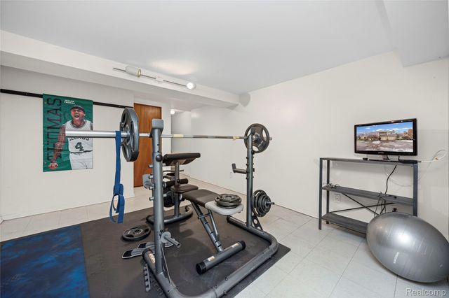 6610 Fieldstone Court, West Bloomfield Charter Township, MI 48322